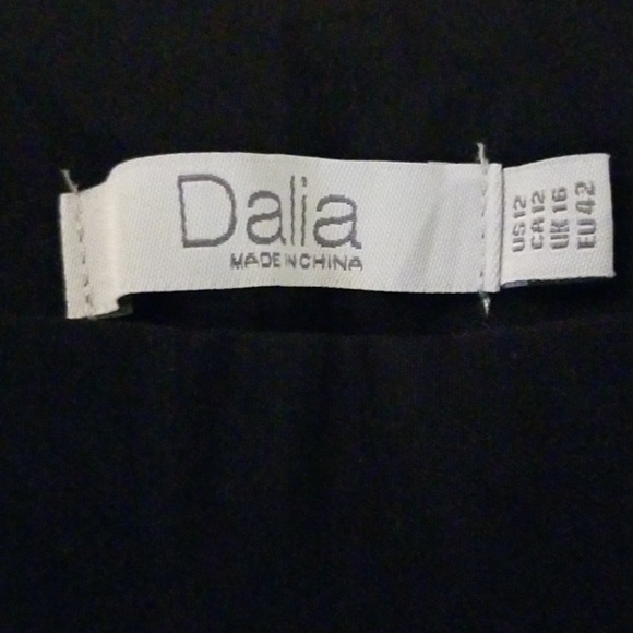 Too big - Picture 3 of 3